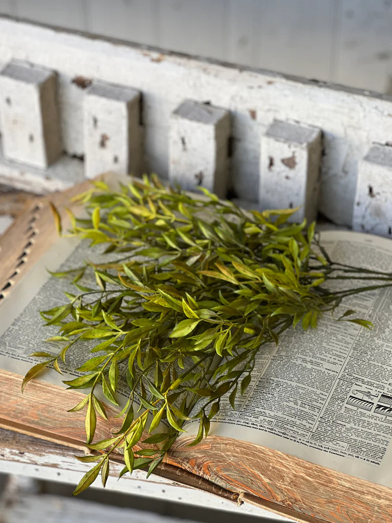 19” Smilax Bush