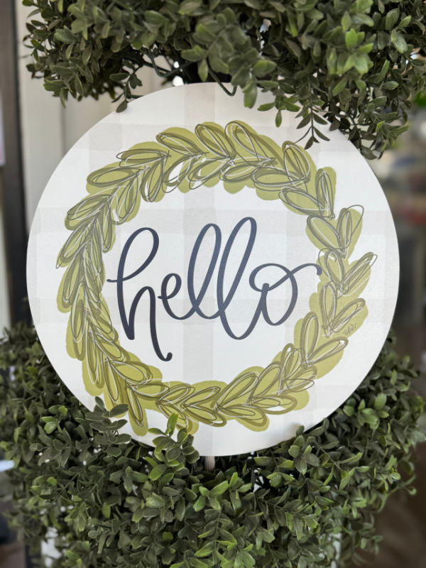 Hello Boxwood Topper