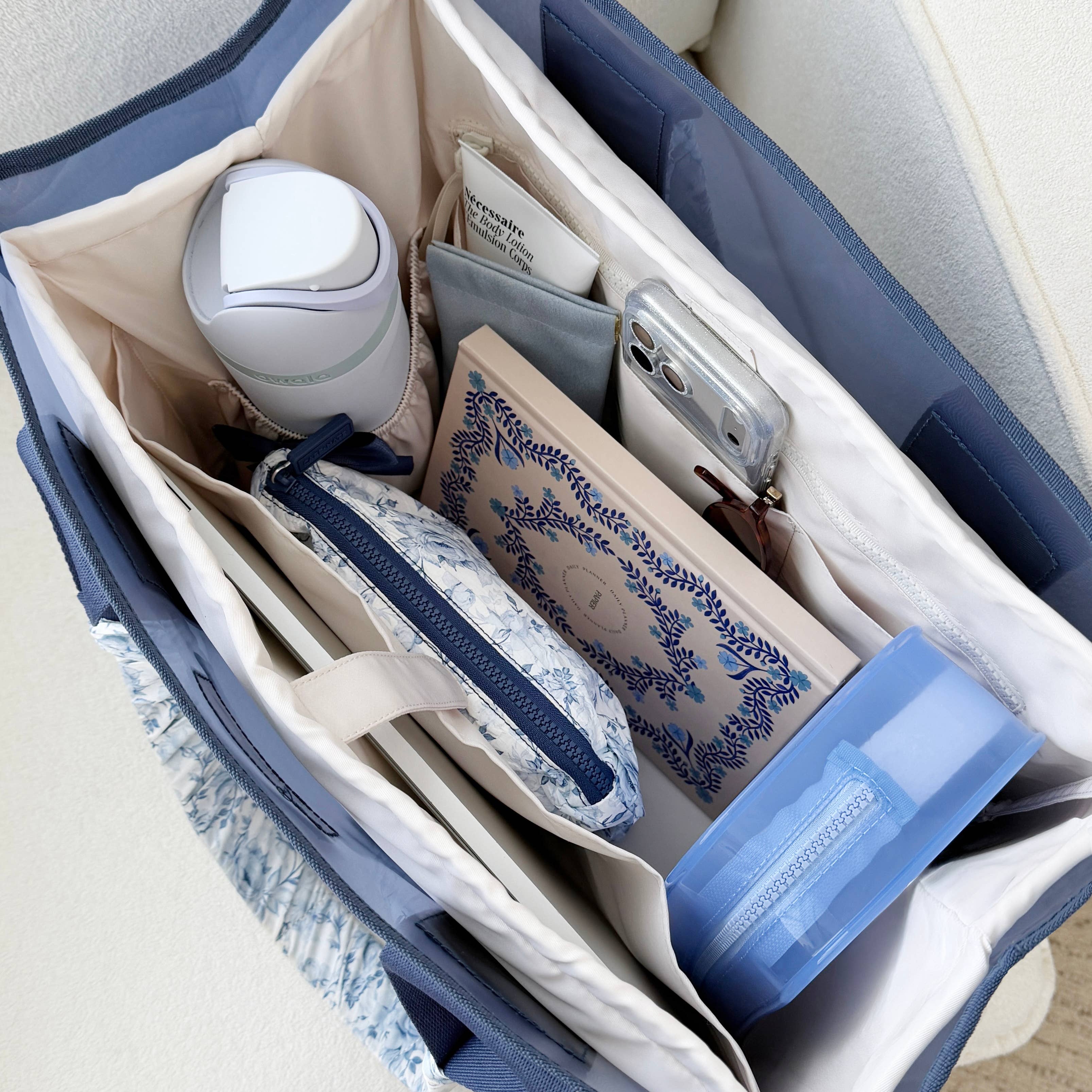Case-Mate Jelly Tote Organizer in French Vanilla
