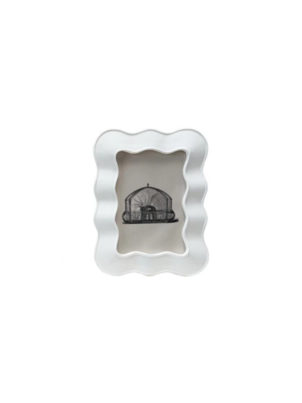 Resin Wavy 4" x 6" Photo Frame