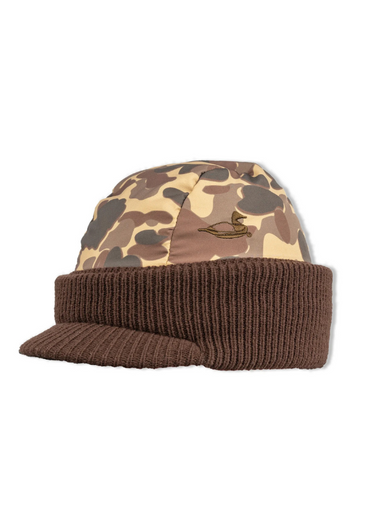 The Jeep Cap features a 100% polyester FrogSkin Camo upper, ensuring durability and a touch of classic style. With its rugged construction, this cap is ready to withstand the rigors of the field. The polyester insulation provides warmth and comfort, keeping you cozy even in the harshest weather conditions.
