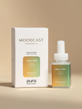 Pura scent with notes of rhubarb, cassis bud, and lemon