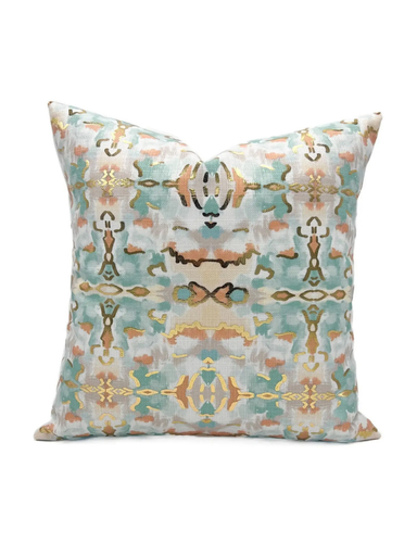 Decorative pillow with a geometric pattern 