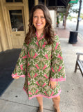 Relaxed fitting dress with a tropical inspired print.