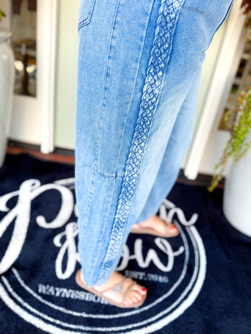 The Hailee Denim Barrel Jeans (S-3X)