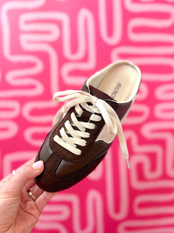 The Mackay Mule Sneaker- Chocolate