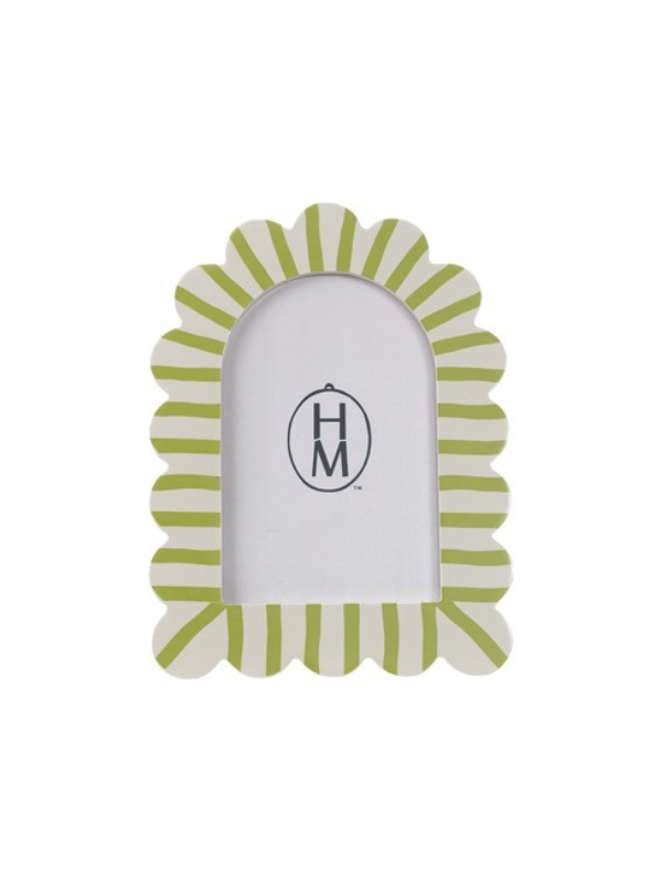 Striped Scallop Frame