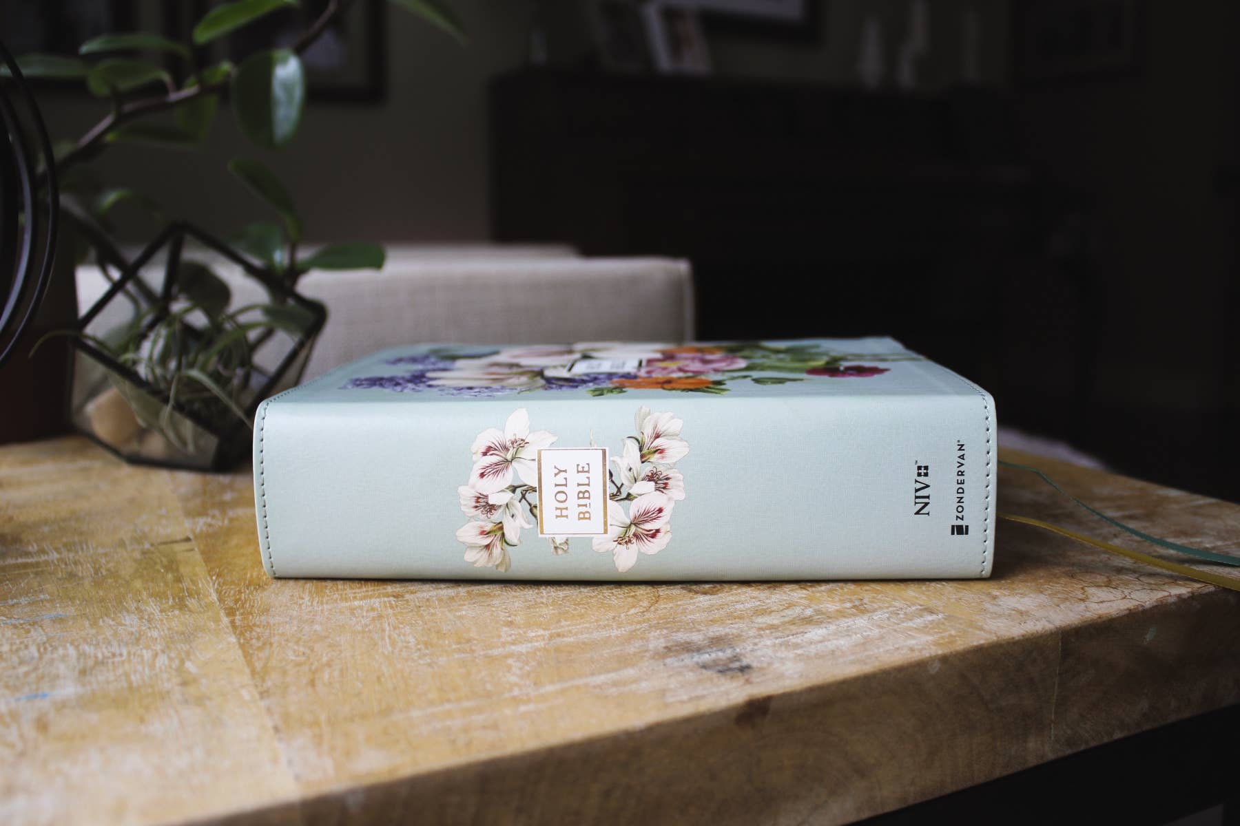 NIV Artisan Collection Bible Large Print Leathersoft Sage Floral
