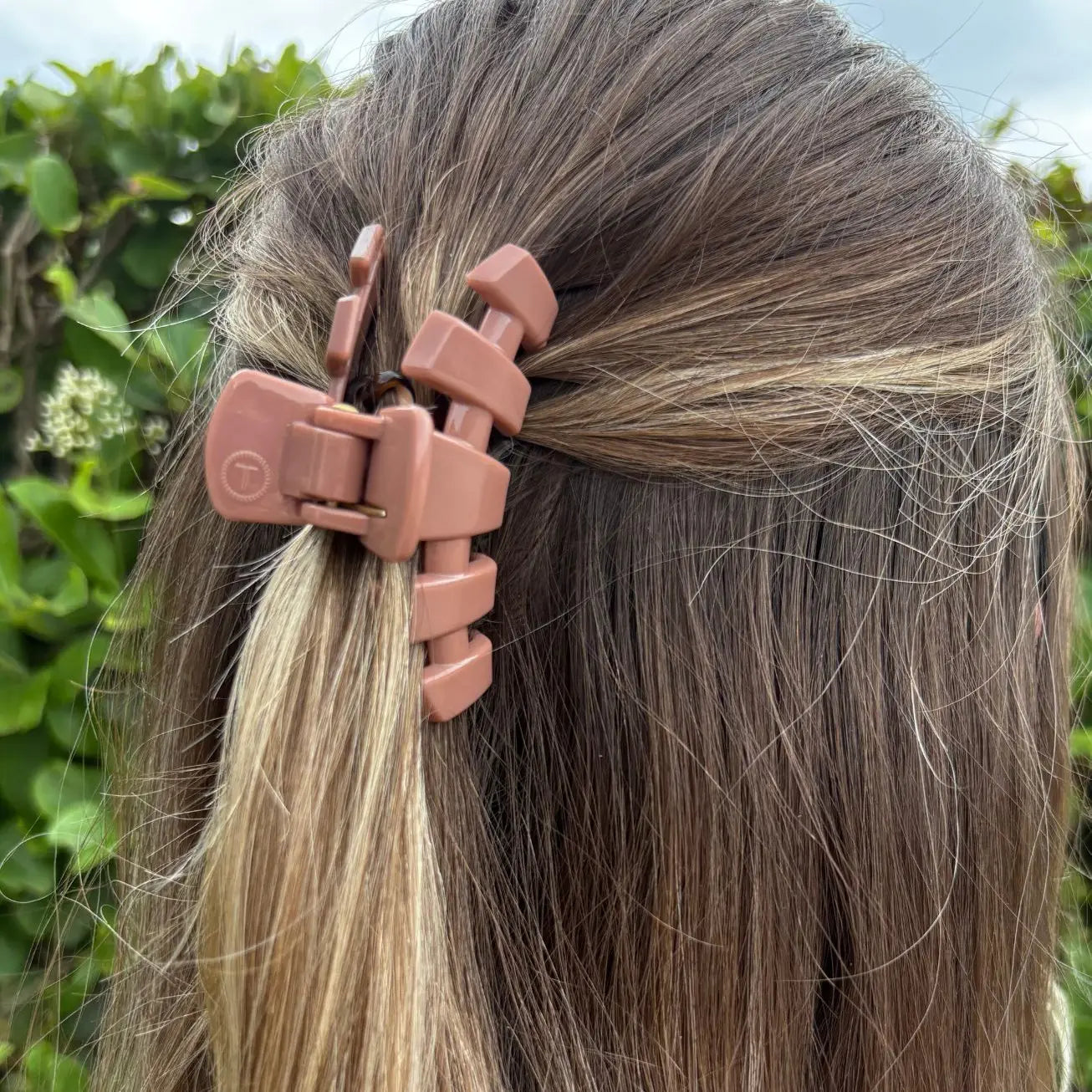 Classic Mocha Mousse Small Hair Clip